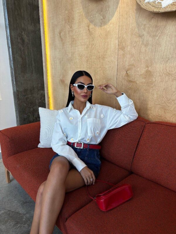 Daisy 3D Detailed Drop Shoulder Top