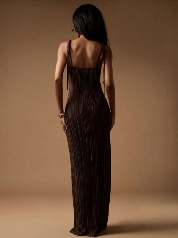 Elegant Pleated Maxi Dress