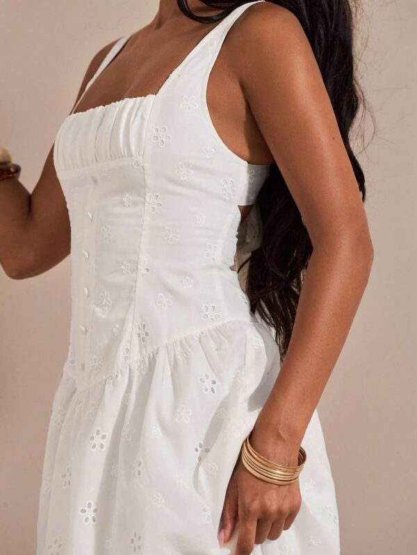 Embroidery Lace-Up Backless Dress