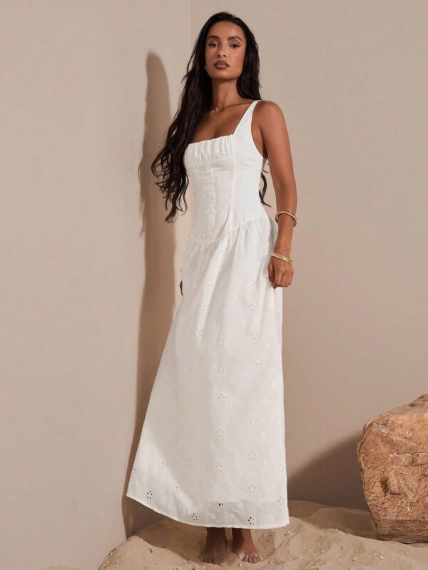 Embroidery Lace-Up Backless Dress