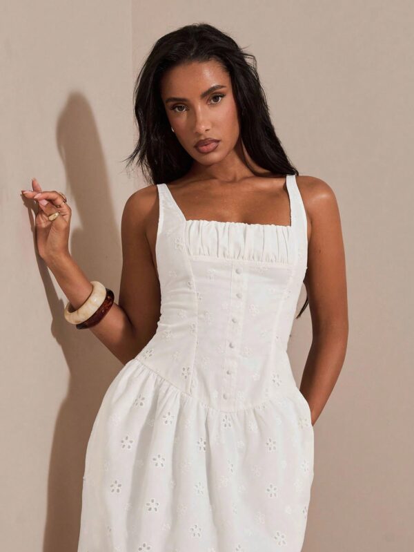 Embroidery Lace-Up Backless Dress