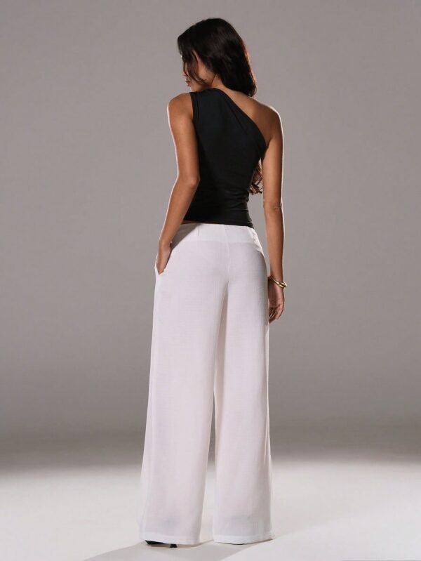 Elegant Oblique Shoulder Hem Top