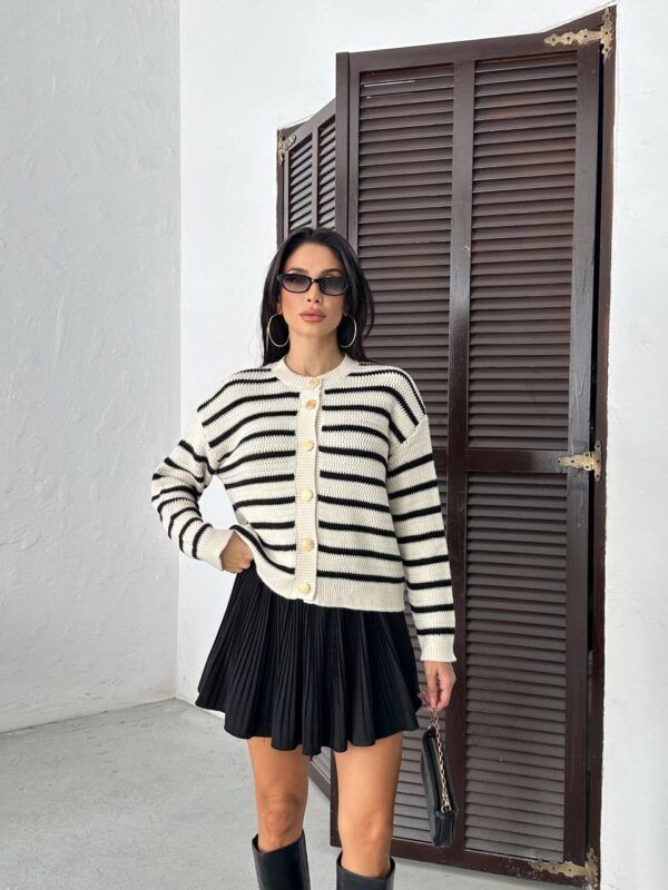 Knitted Buttoned Sweater Jacket