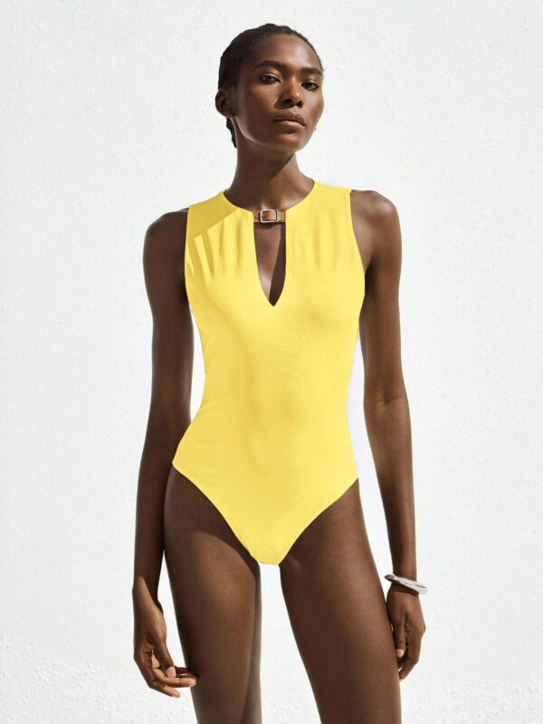 Round Neck Front Buckle Decor Hollow Out Sleeveless Bodysuit
