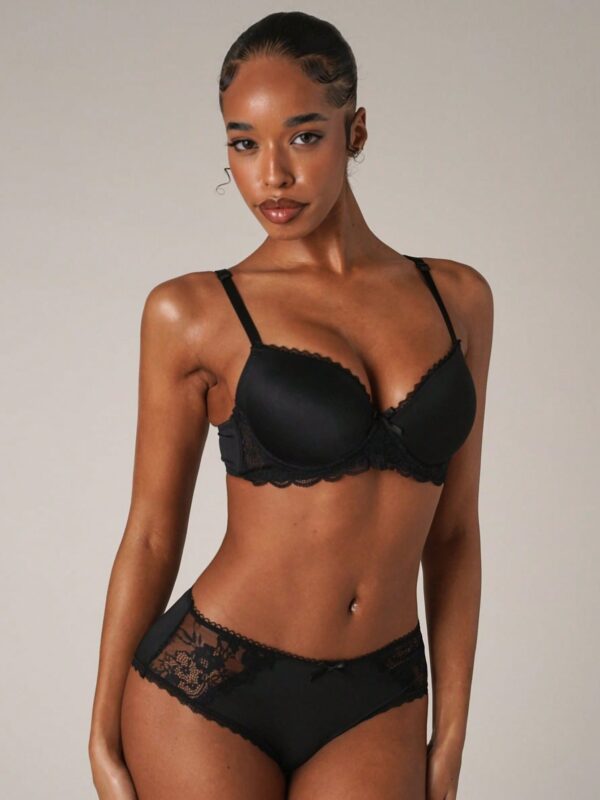 2pcs Lace Patchwork Padded Bra Set